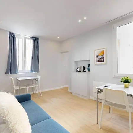 Bluestay 196 - Au Marais *