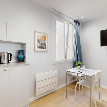 Bluestay 196 - Au Marais Paris
